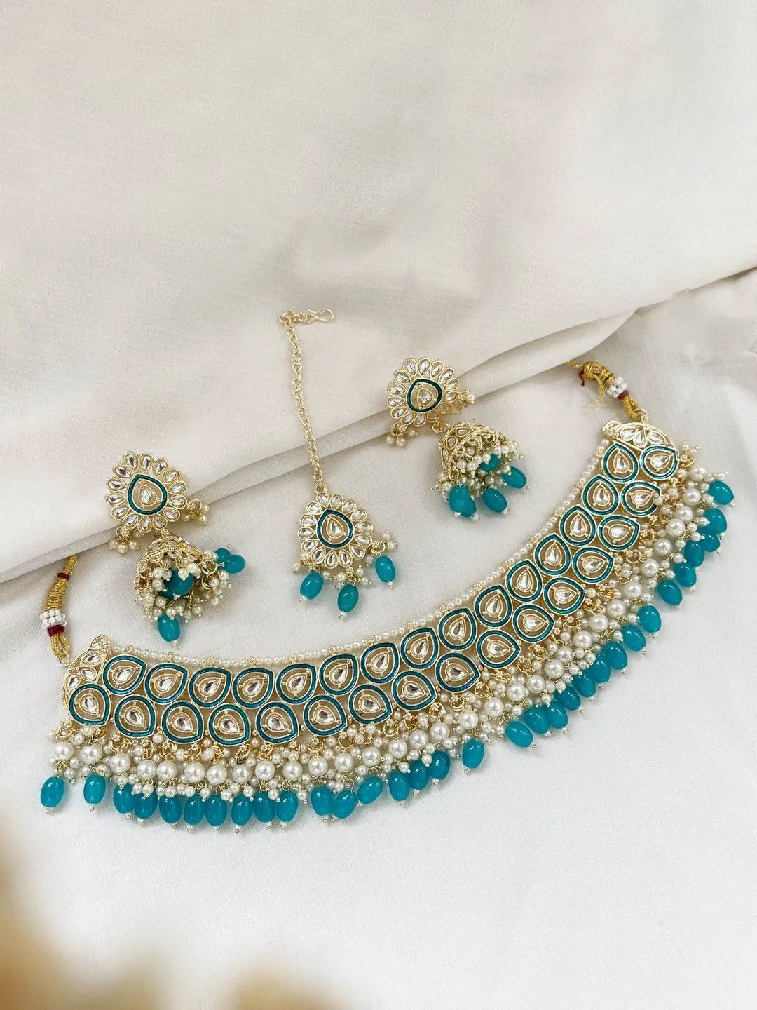 Ishhaara Blue Traditional Drop Shaped Kundan Choker Necklace