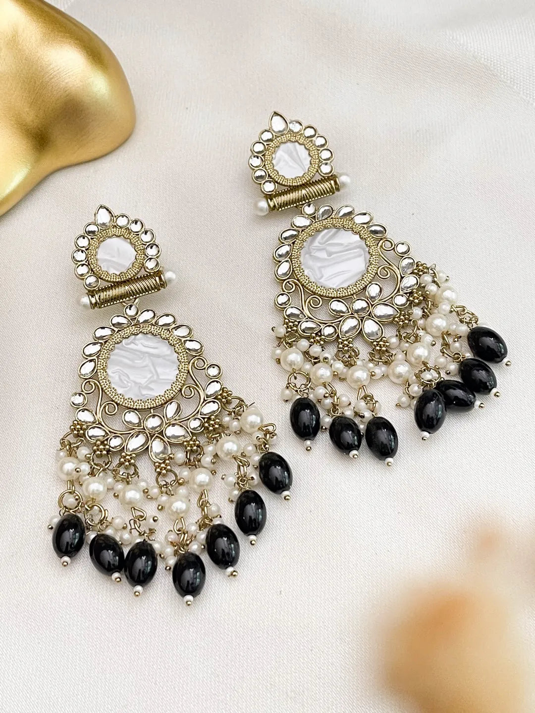 Ishhaara Blue Traditional Kundan And Pearl Drop Earrings