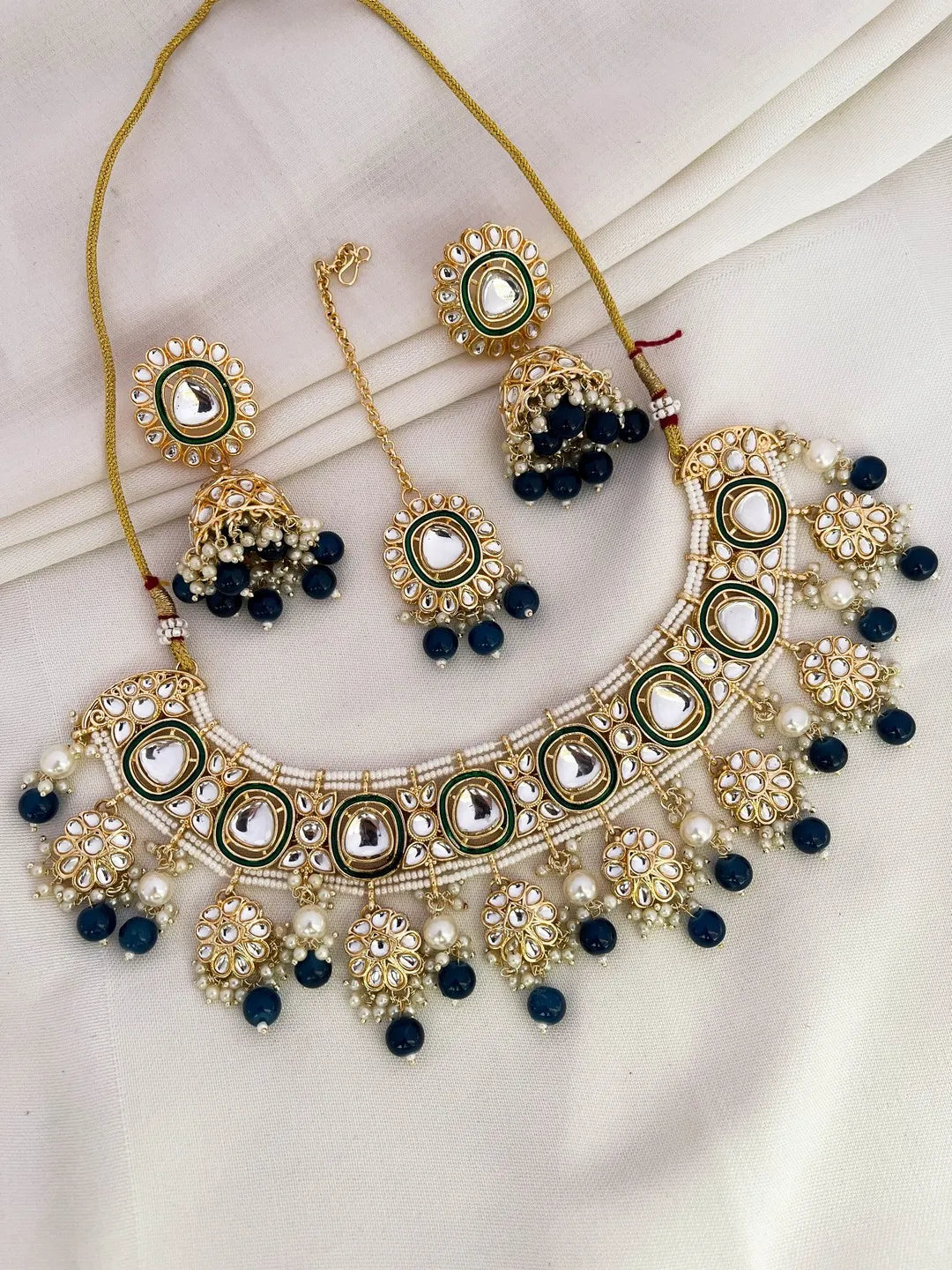 Ishhaara Pink Traditional Square Shaped Kundan Studded Choker