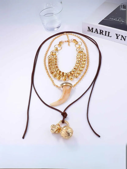 Ishhaara Boha Knife Necklace