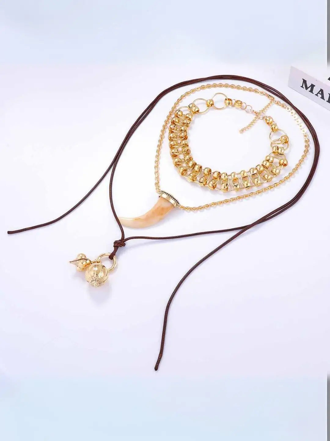 Ishhaara Boha Knife Necklace