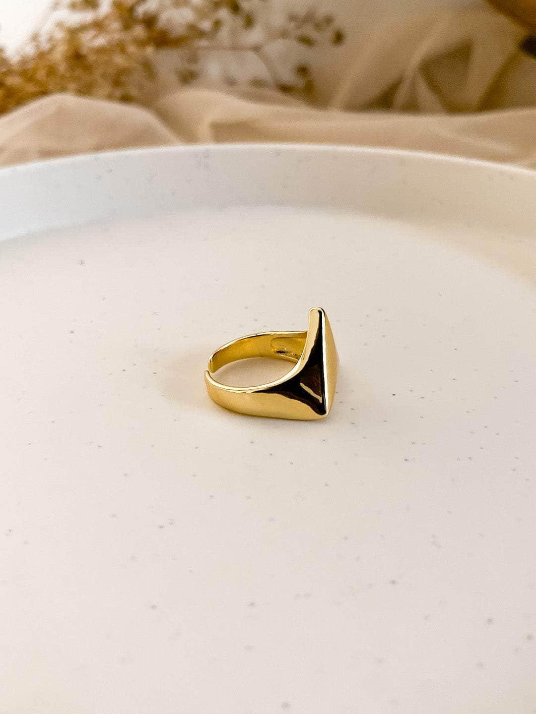 Ishhaara Sanjana Sanghi In Boho Triangle Ring