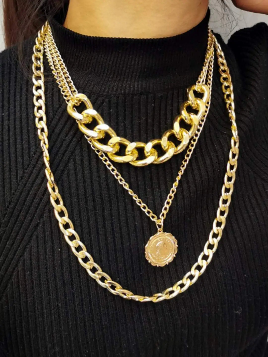Ishhaara Bold Chain Necklace