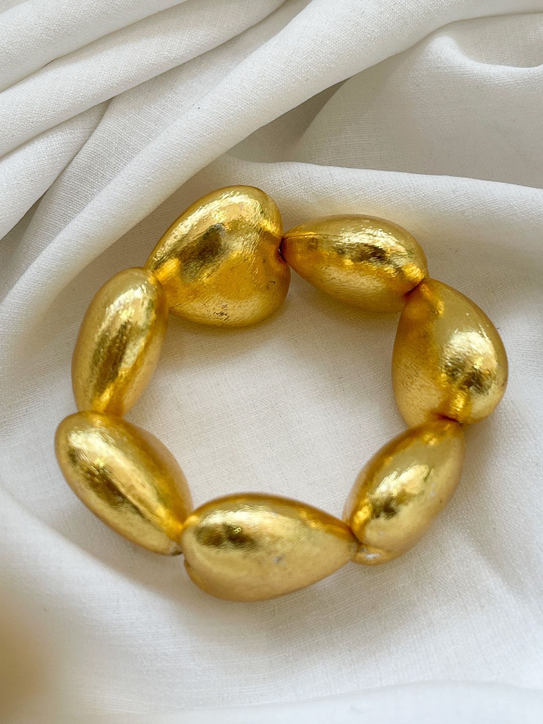 Ishhaara Bold Heart Throb Bracelet