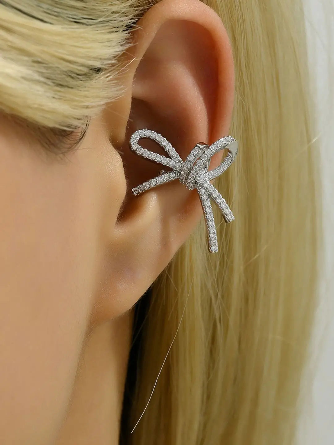 Ishhaara Bow Earcuff