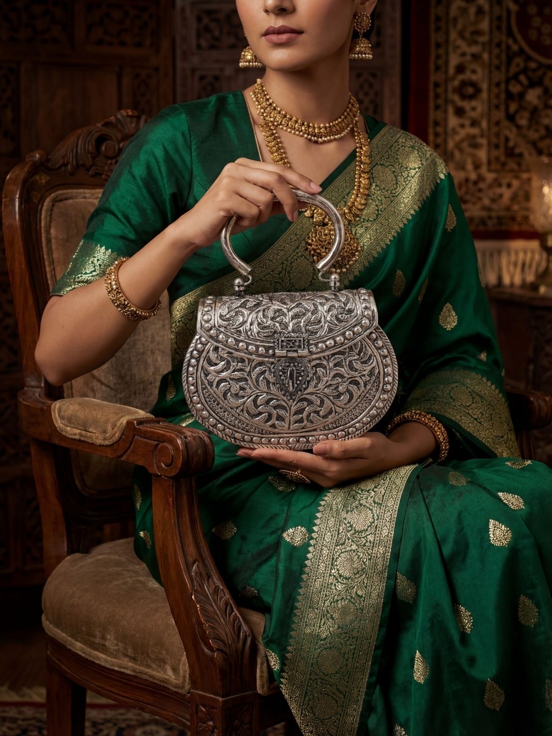 Ishhaara Brass Metal Vintage Handmade Hand Clutch Purse