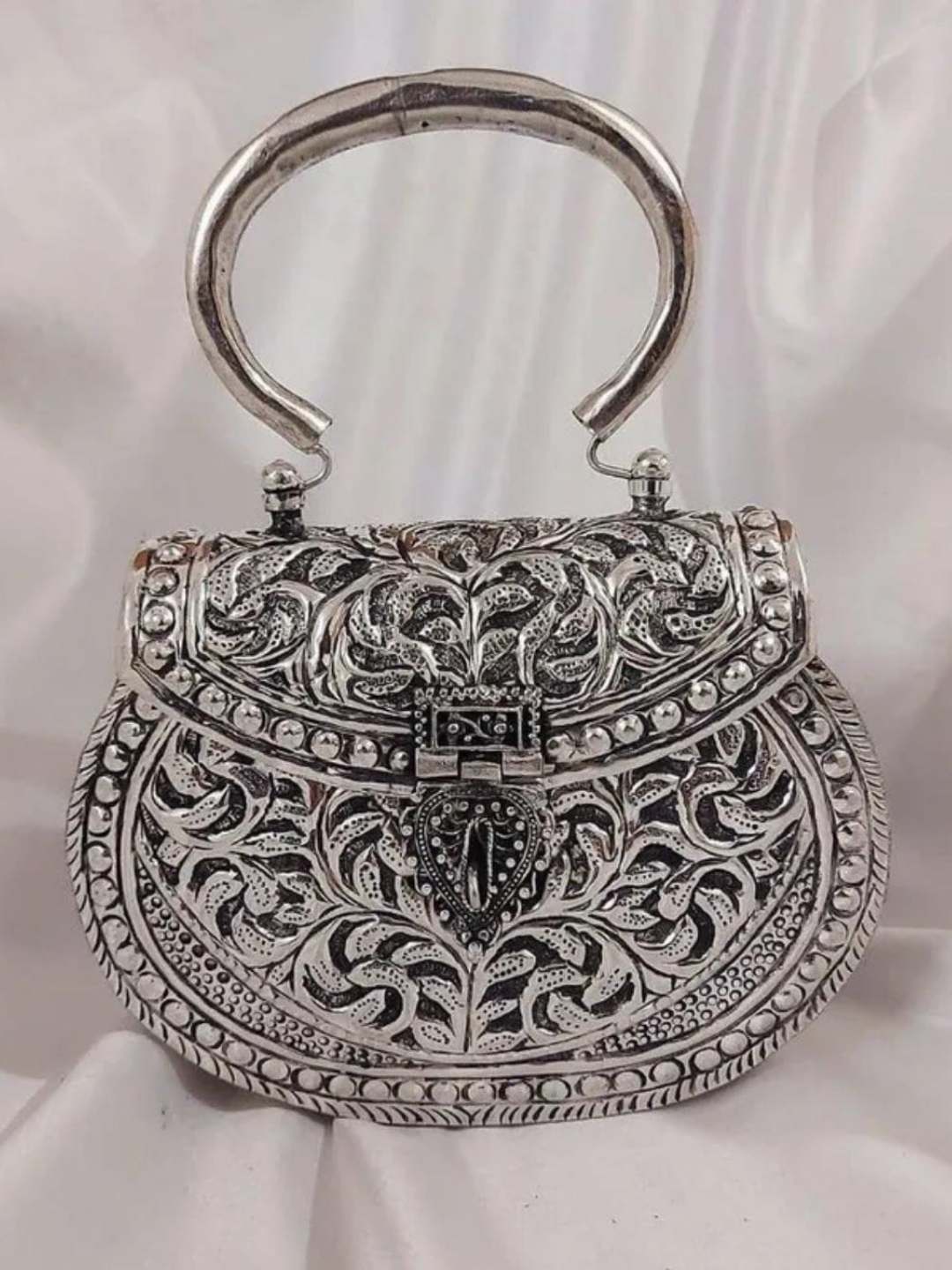 Ishhaara Brass Metal Vintage Handmade Hand Clutch Purse