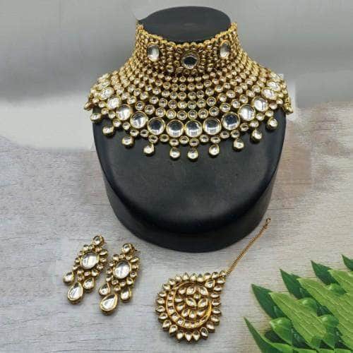 Ishhaara Bridal Choker Necklace Set With Big Teeka