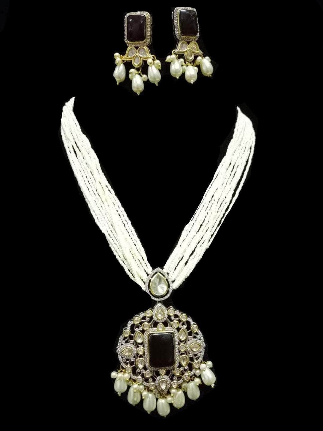 Ishhaara Green Victorian Pearl Pendant Necklace