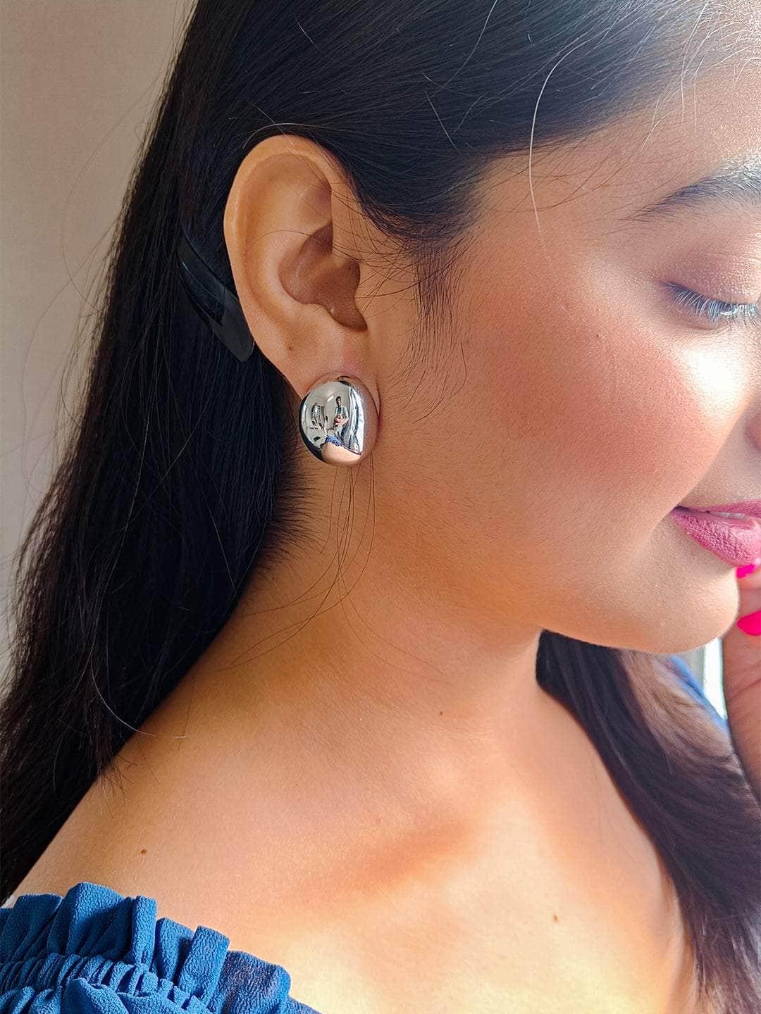 Ishhaara C Shaped Stud Earrings Silver