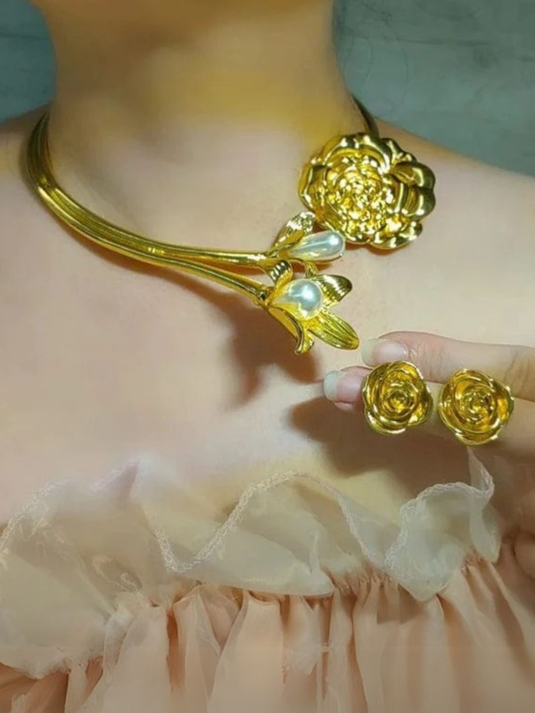 Ishhaara Camellia Royale Set