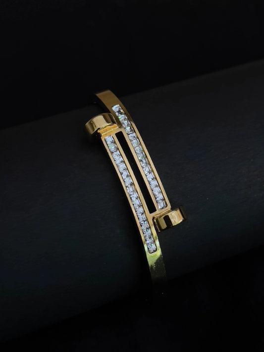 Ishhaara Cartier Nail Diamond Bracelet