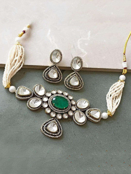 Ishhaara Carved Center Kundan Choker Set