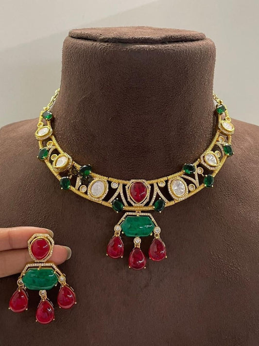 Ishhaara Carved Stone Necklace Set