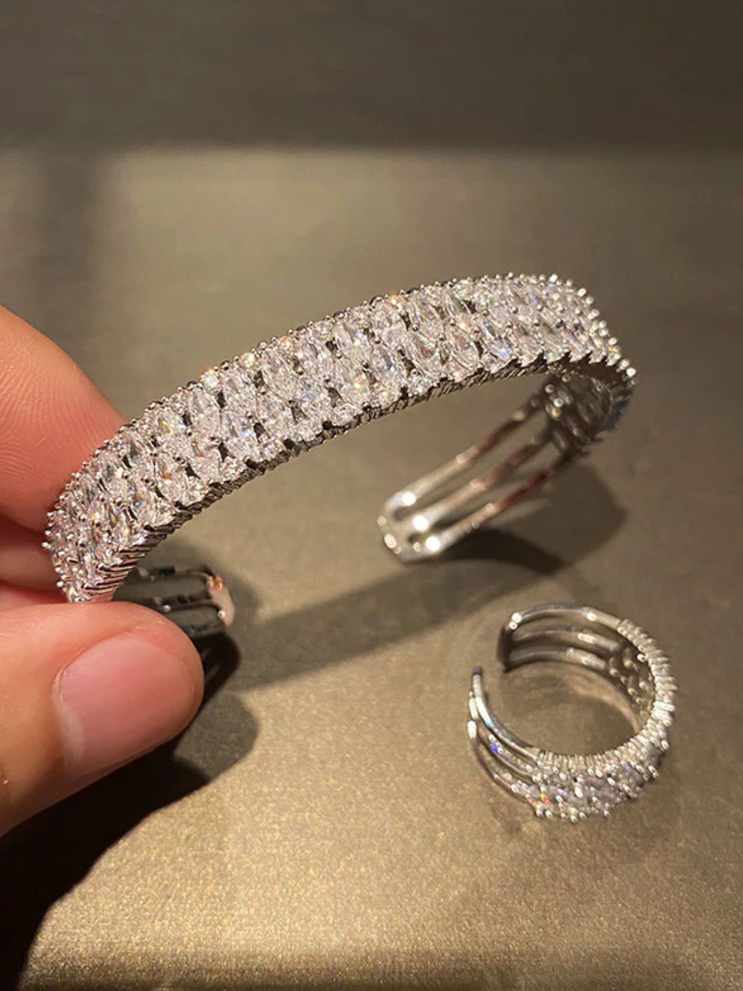 Ishhaara Celestial Cascade Set