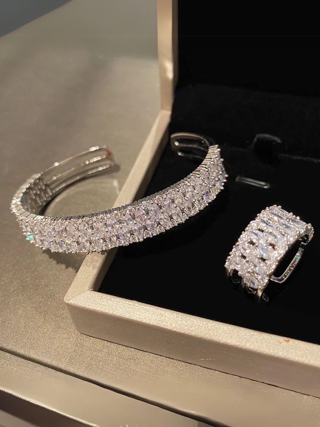 Ishhaara Celestial Cascade Set