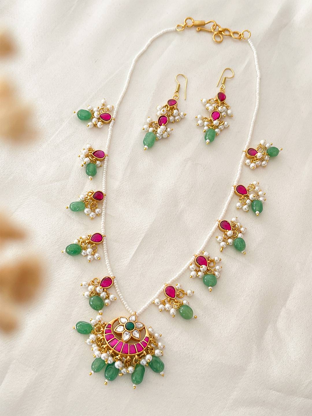 Ishhaara Chand Shaped Jadau Necklace With Earrings