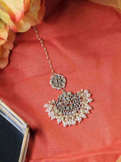 Ishhaara Chandbali Moti Teeka