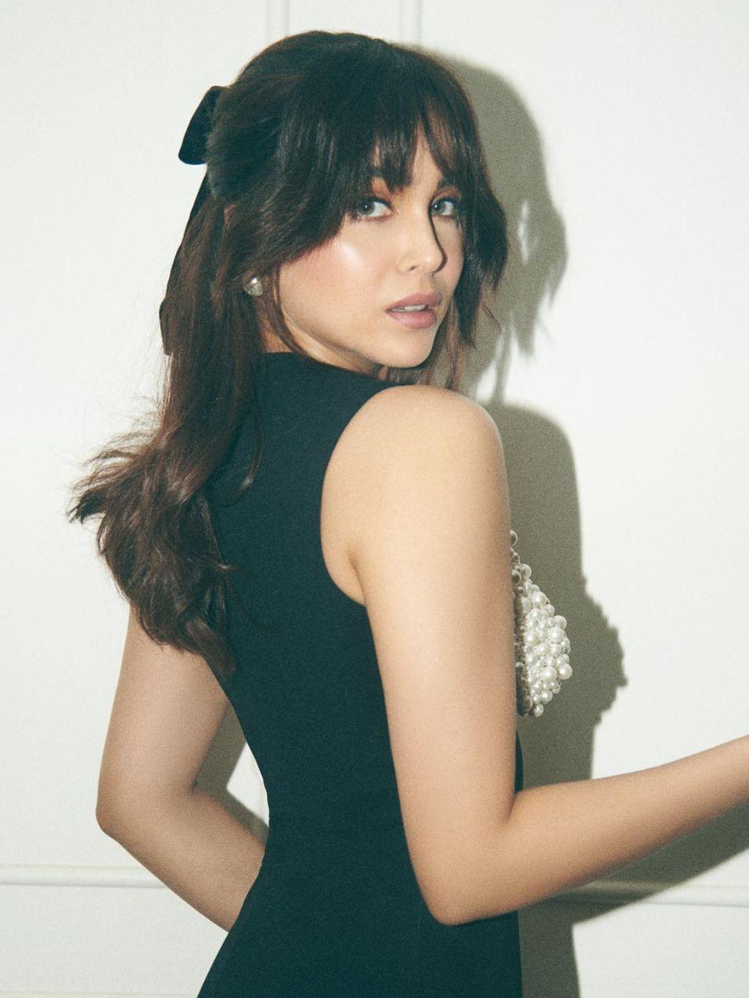 Ishhaara Chandini Whabi In Big Pearl Statement Studs White