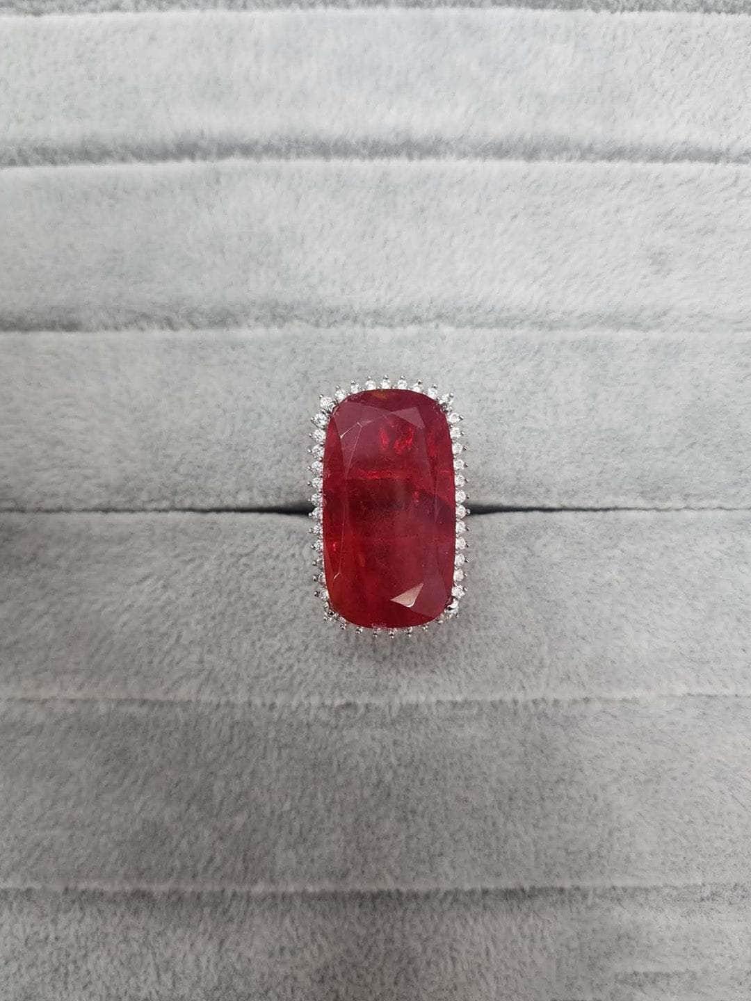Buy Charming Red Ring Online - Ishhaara