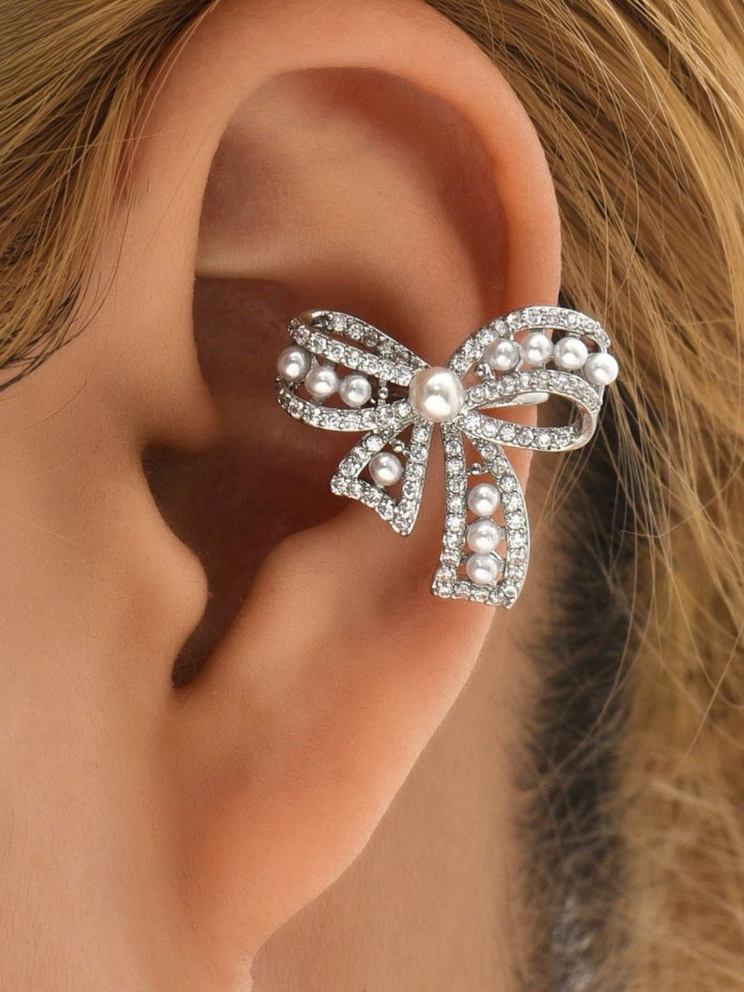 Ishhaara Chic Knot Earcuff