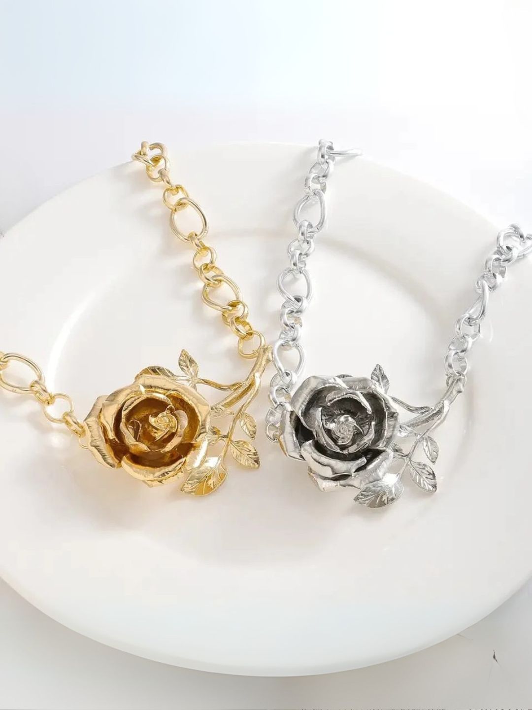 Ishhaara Chunky Rose Necklace