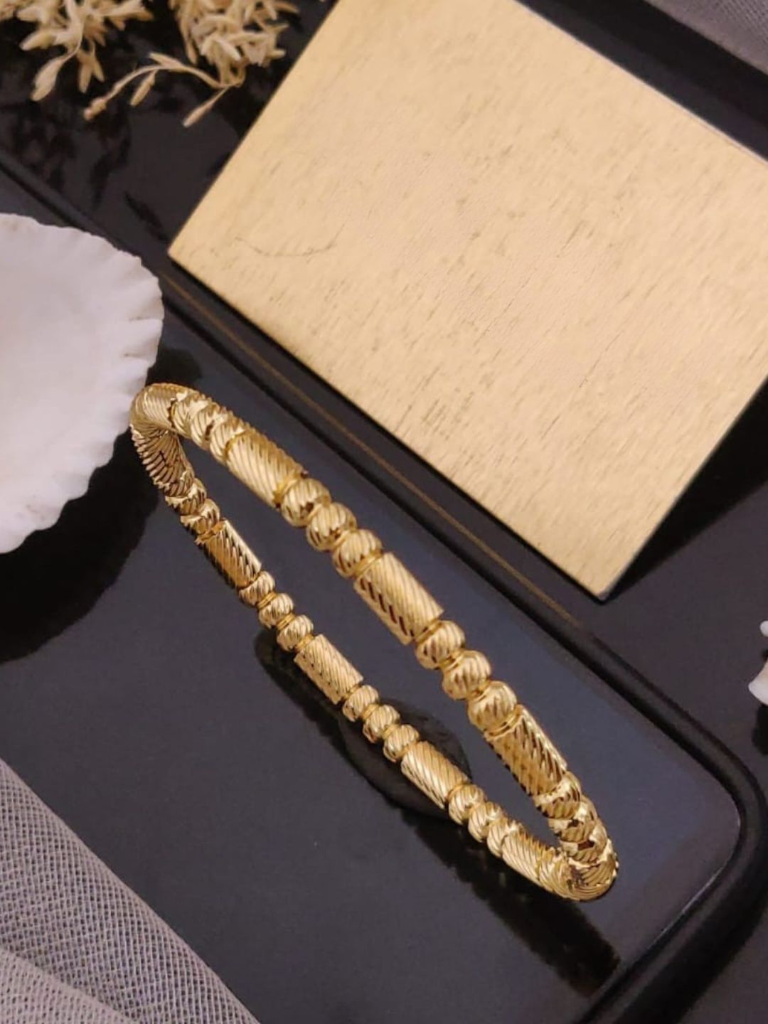 Ishhaara Classic Twisted Stainless Steel Bracelet