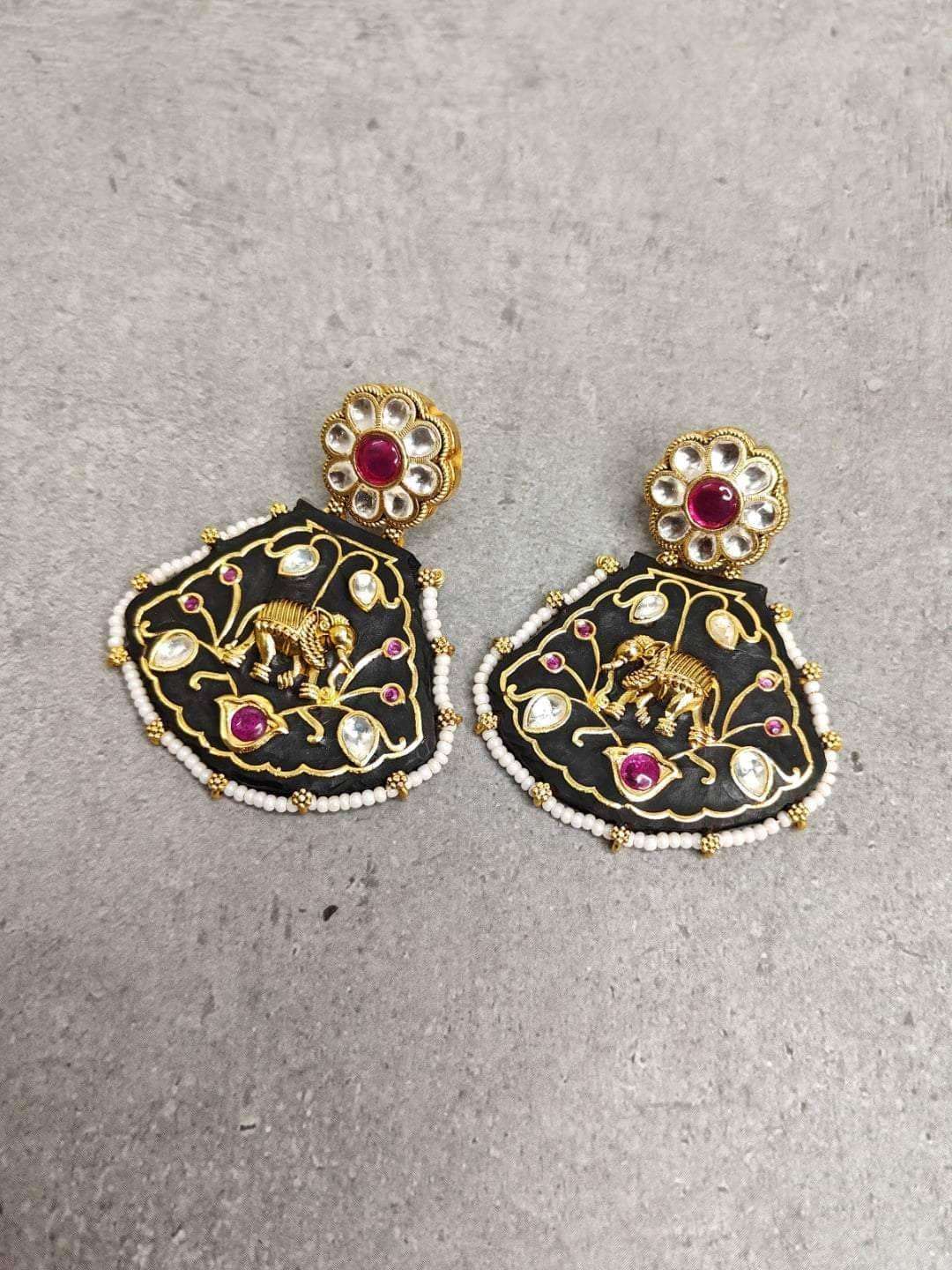 Ishhaara Classy Ad Stone Earring Set