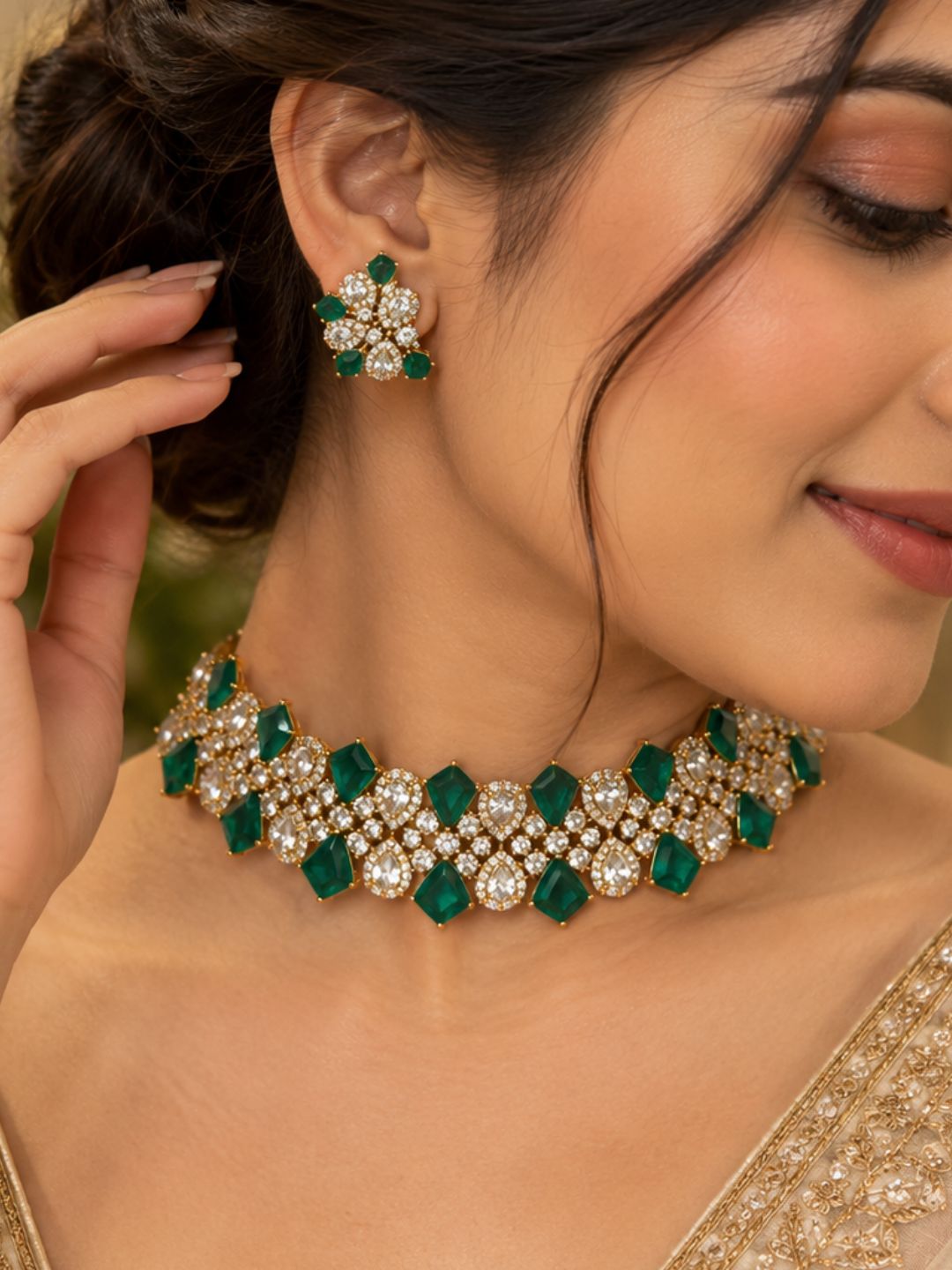 Ishhaara Classy Emerald High Neck Choker