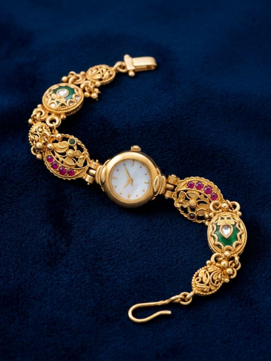 Ishhaara Classy Heritage Designer Watch