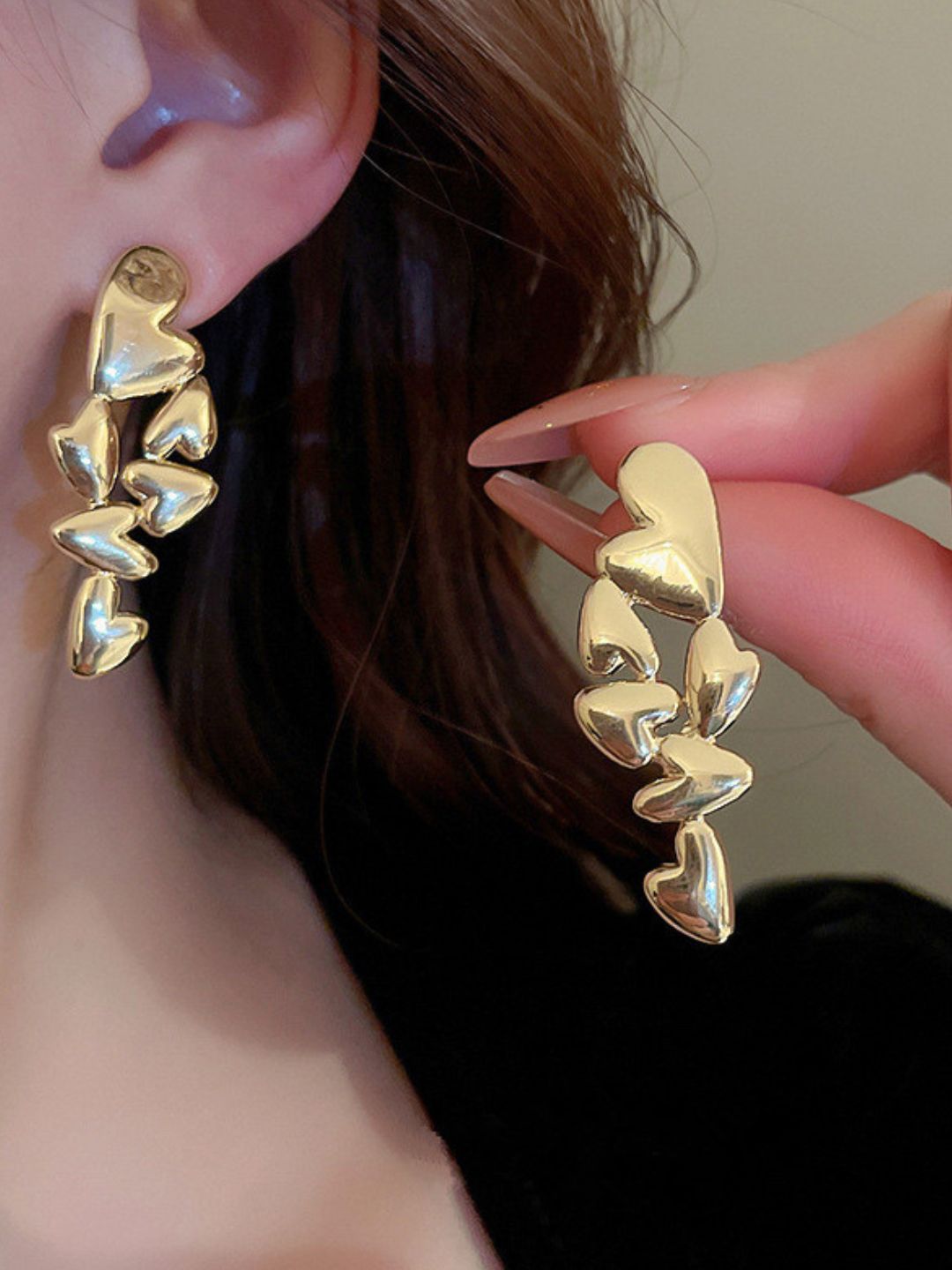 Ishhaara Cluster Heart Earrings