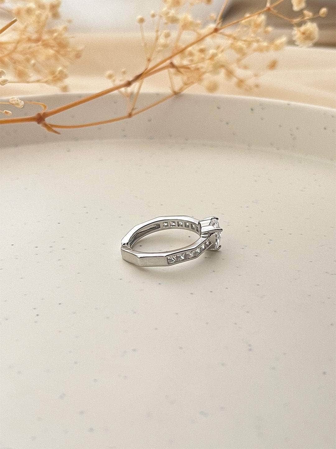 Ishhaara Cobra Diamond Engagement Ring