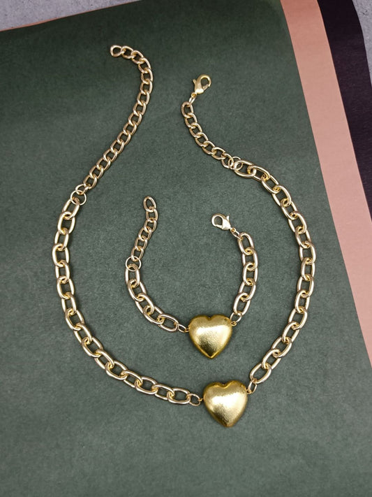 Ishhaara Combo Of Heart Chain And Bracelet