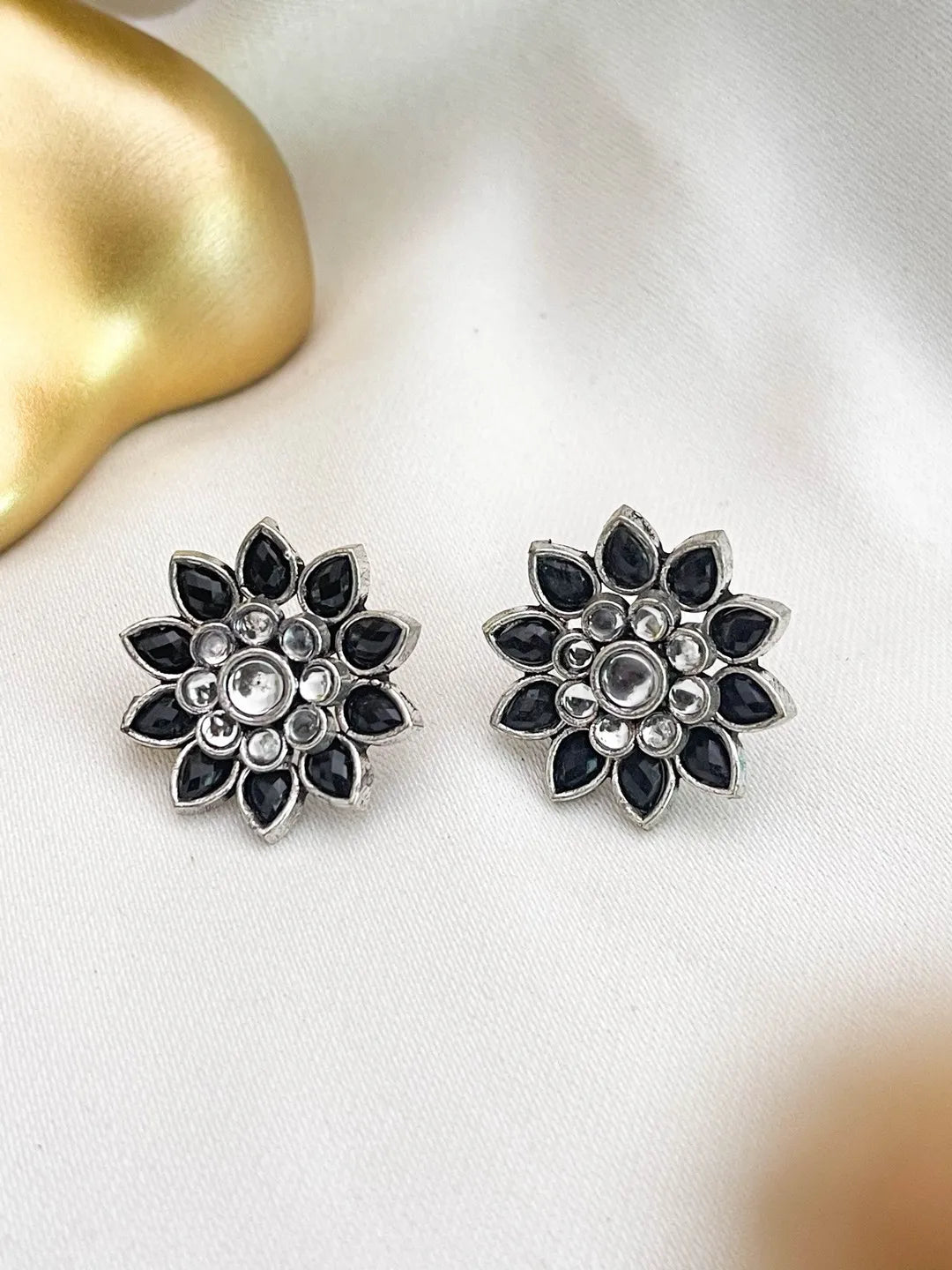 Ishhaara Contemporary Changeable Earrings Set