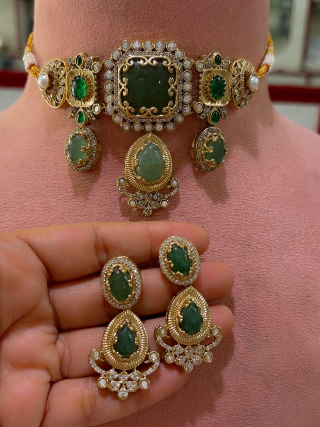 Ishhaara Contemporary Royal Choker