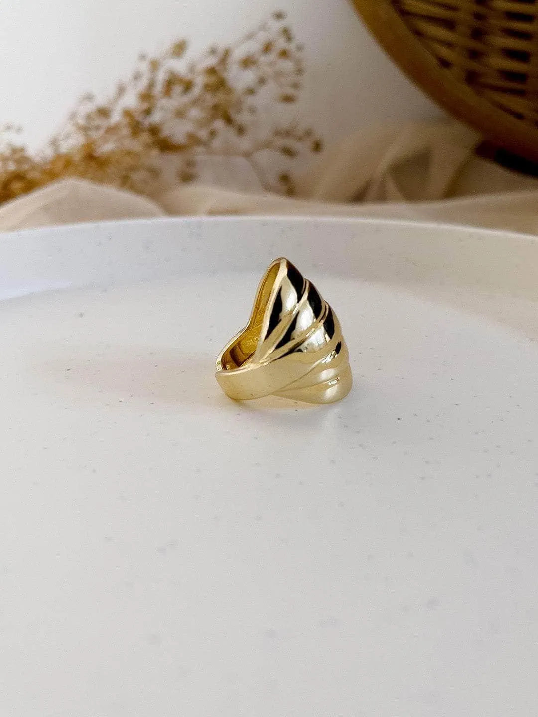 Ishhaara Croissant Rings