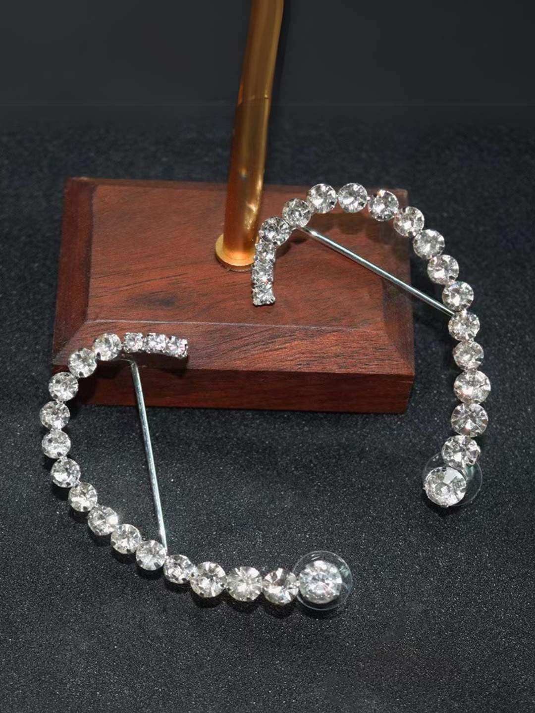 Ishhaara Crystal Earcuff Earrings