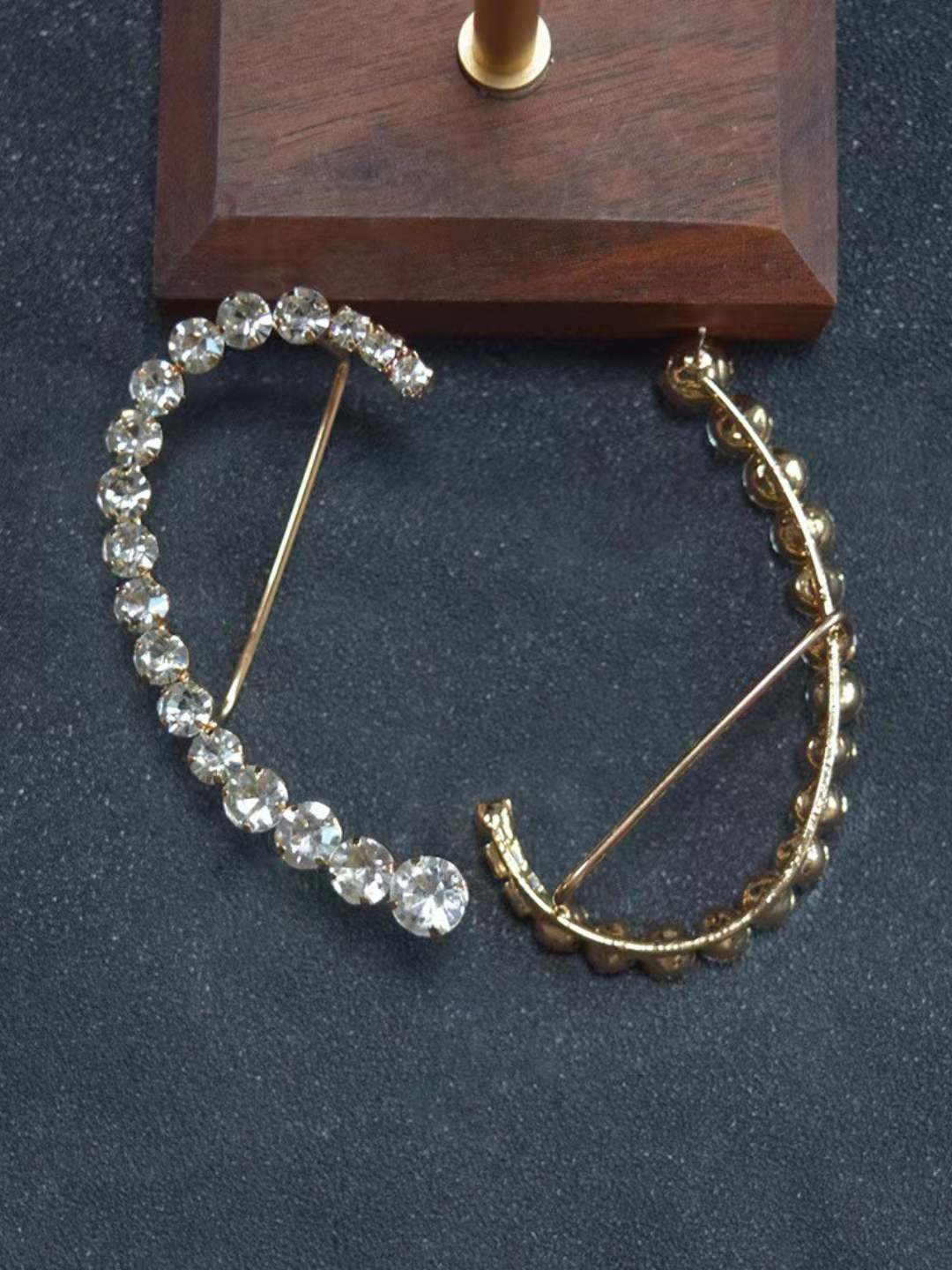 Ishhaara Crystal Earcuff Earrings