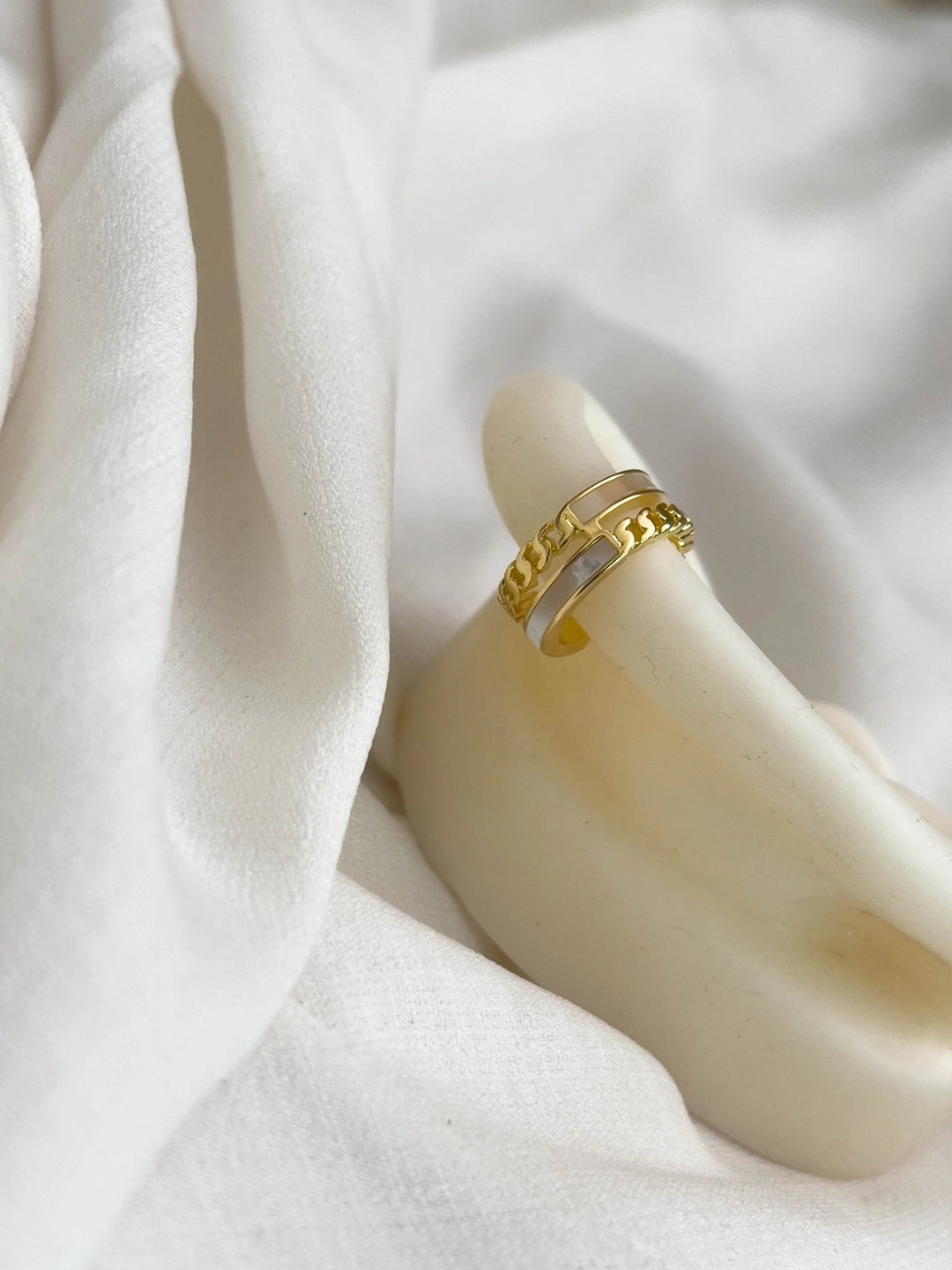 Ishhaara Cuban Chunky Earcuff