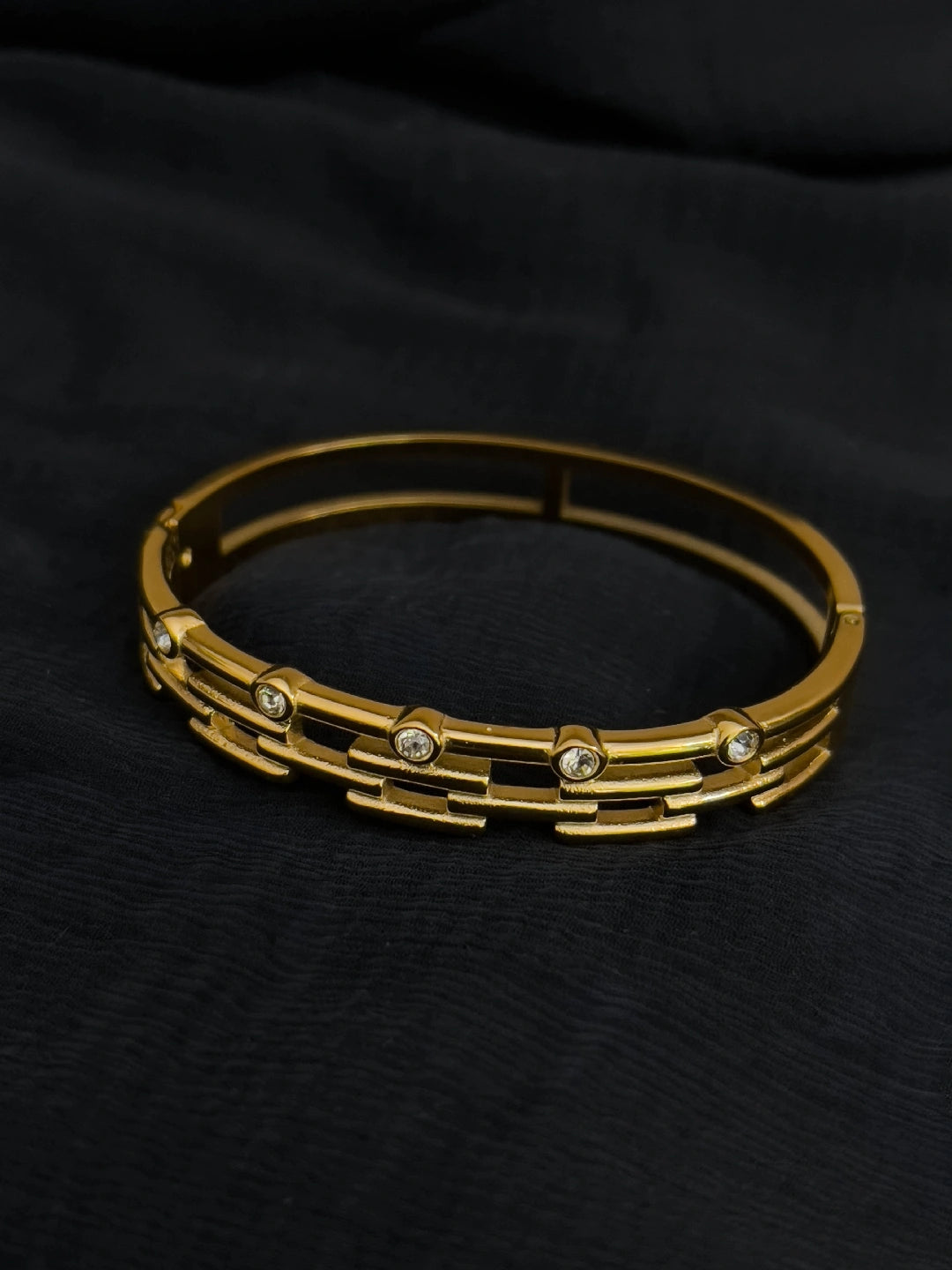 Ishhaara Cuban Link Chain Bracelet