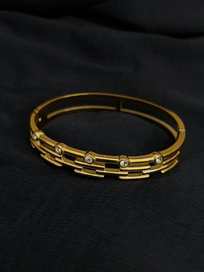 Ishhaara Cuban Link Chain Bracelet