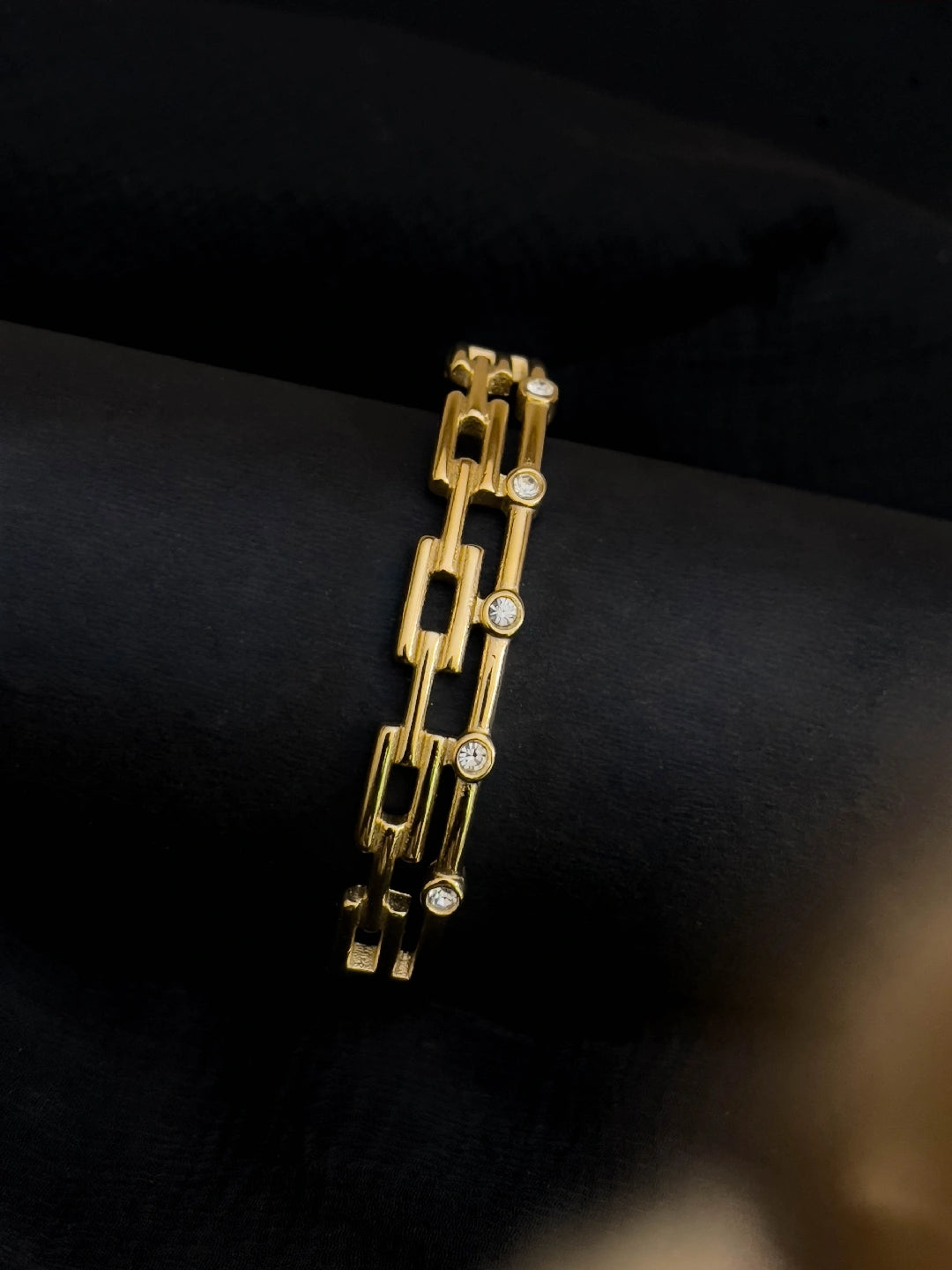 Ishhaara Cuban Link Chain Bracelet