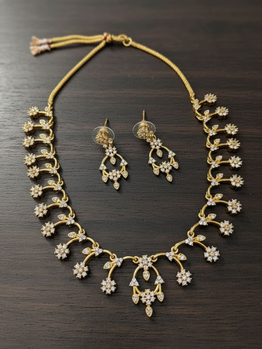 Ishhaara Cubic Zircon Floral Necklace