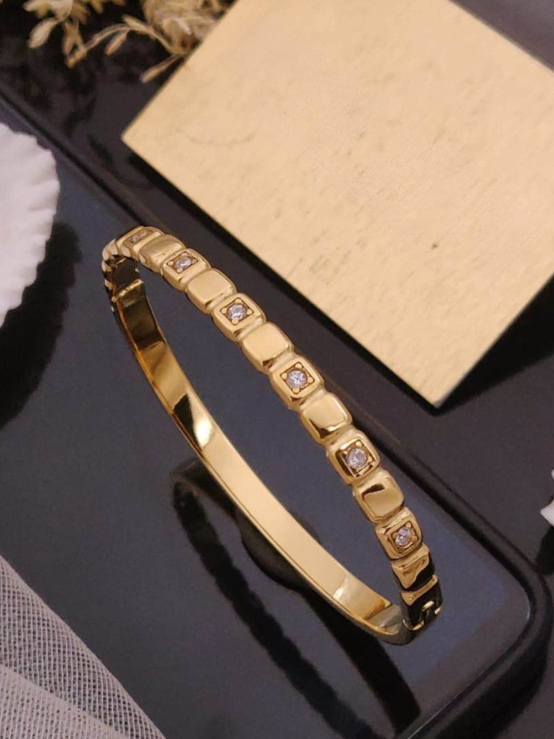 Ishhaara Cubic Zirconia Bracelet