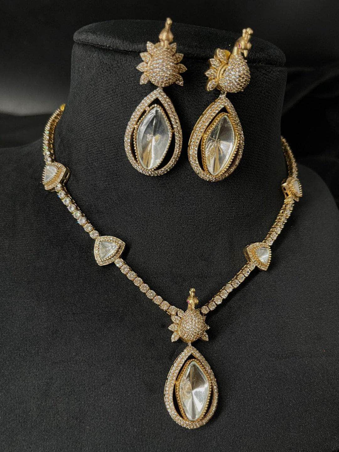 Ishhaara Cubic Zirconia Water-drop Decor Jewelry Set