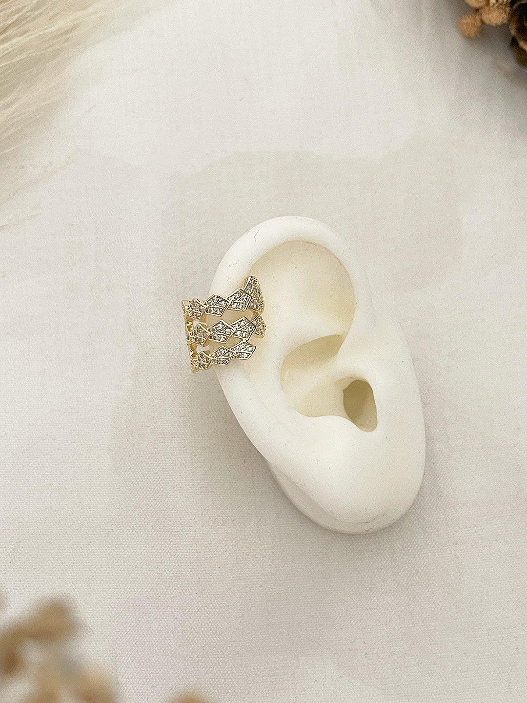 Ishhaara Cubin Edge Linked Ear Cuff