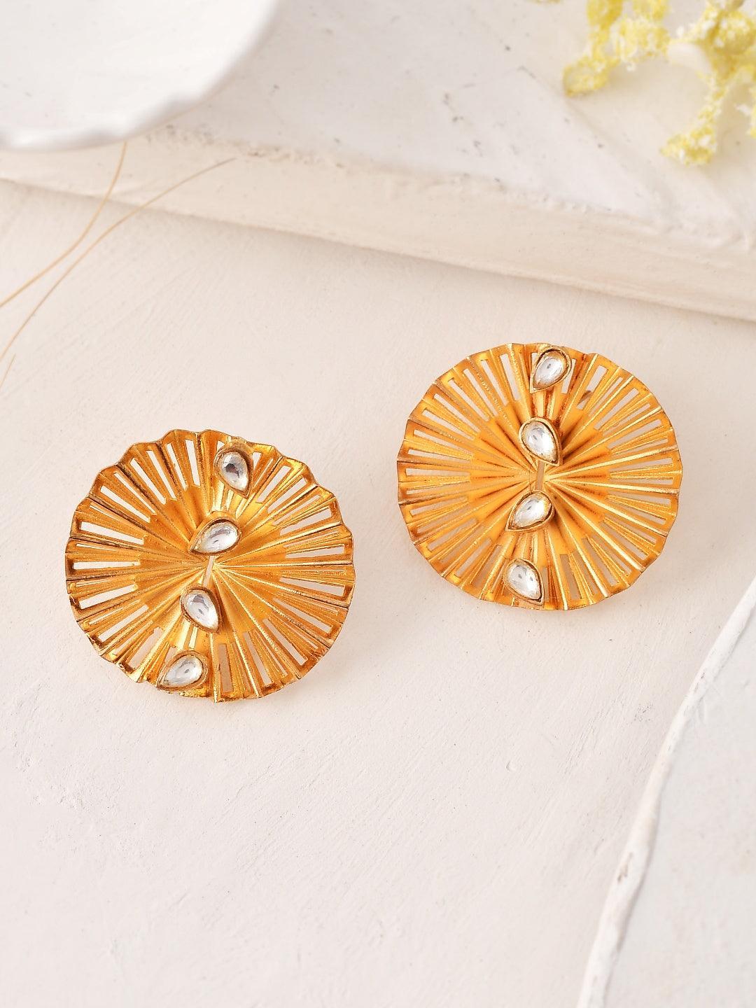 Ishhaara Cut Disc Gold Stud Earring