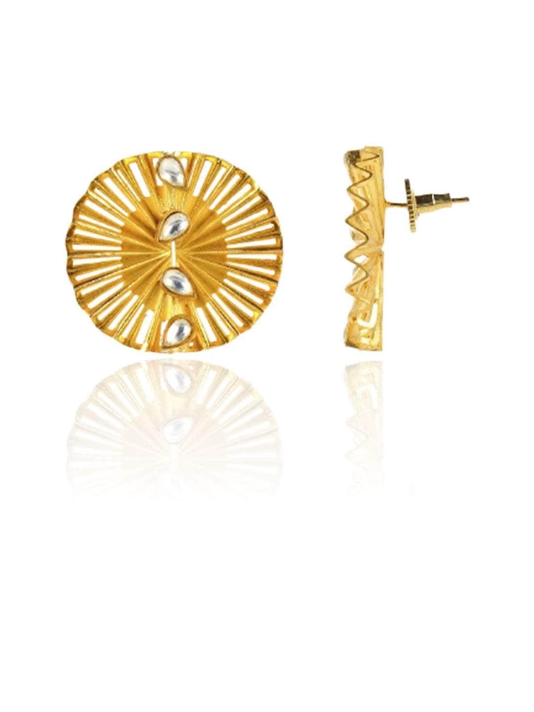 Ishhaara Cut Disc Gold Stud Earring