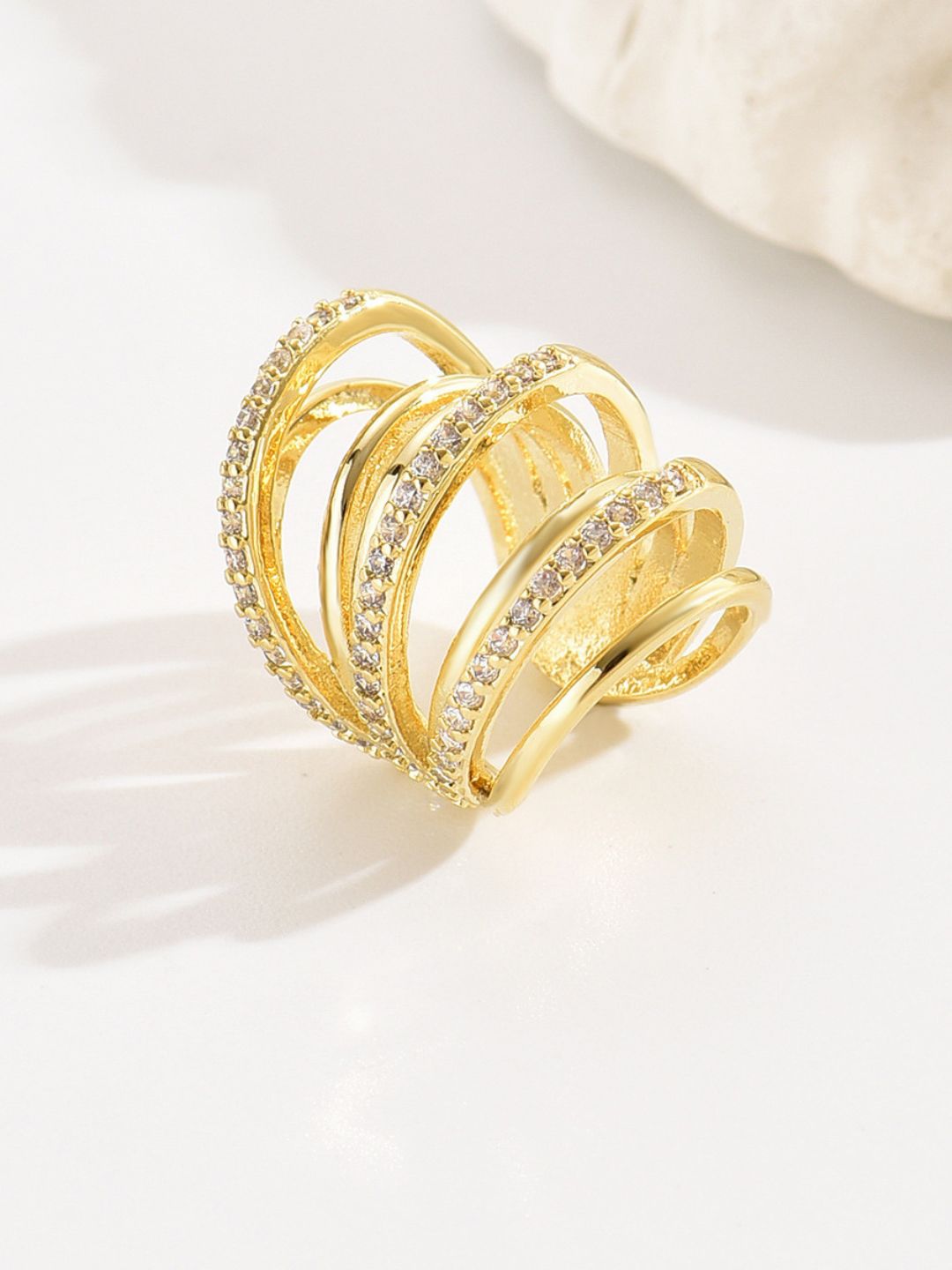 Ishhaara Dainty Textured Earcuff
