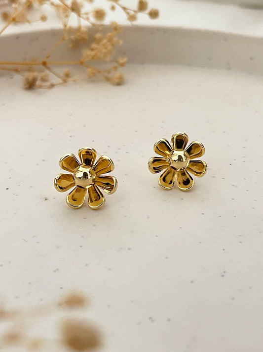 Ishhaara Daisy Flower Stud Earring